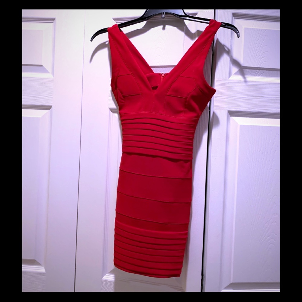 Red sleeveless dress